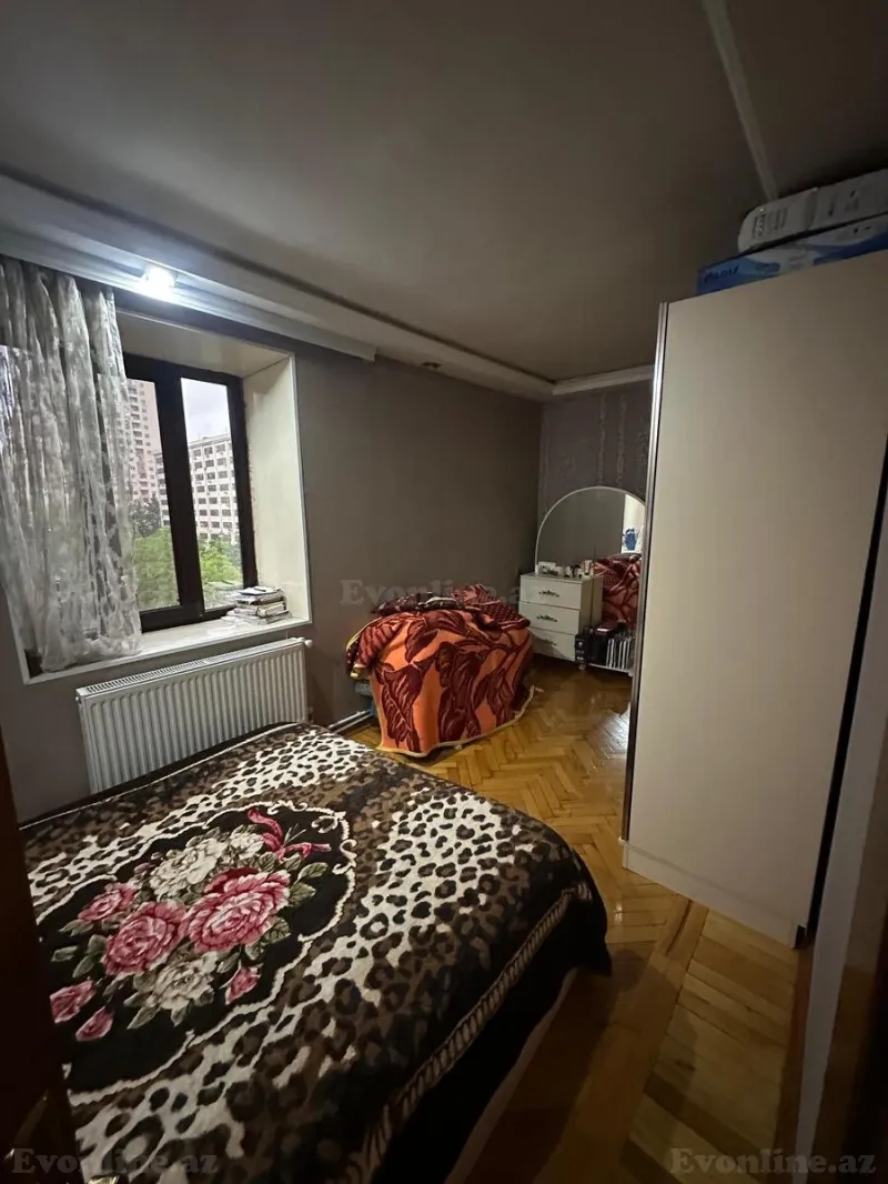 Satılır 2 otaqlı Mənzil Köhnə tikili 55 m² İnşaatçılar m. - şəkil 4