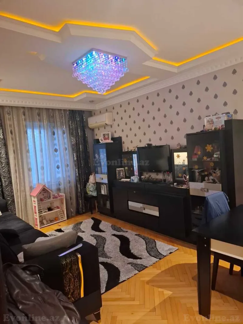 Satılır 2 otaqlı Mənzil Köhnə tikili 60 m² 6-cı mikrorayon