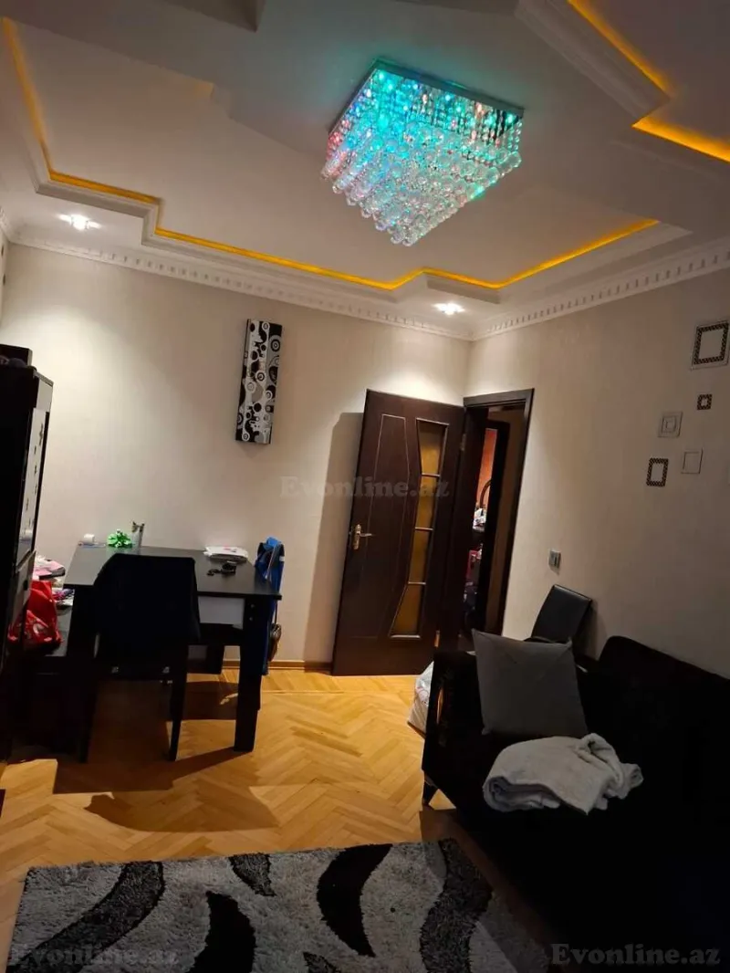 Satılır 2 otaqlı Mənzil Köhnə tikili 60 m² 6-cı mikrorayon - şəkil 2