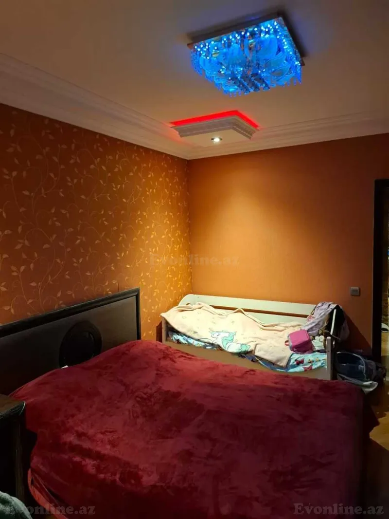Satılır 2 otaqlı Mənzil Köhnə tikili 60 m² 6-cı mikrorayon - şəkil 3