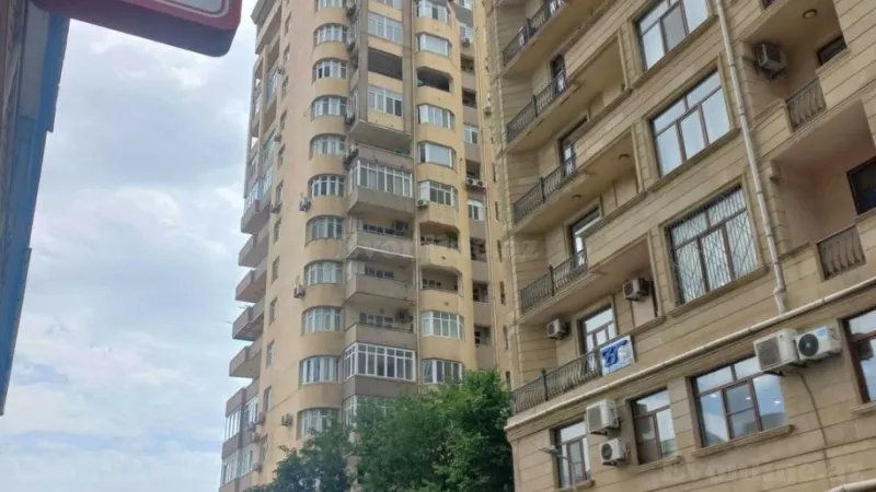 Satılır 4 otaqlı Mənzil Yeni tikili 203 m² Yasamal r. - şəkil 5