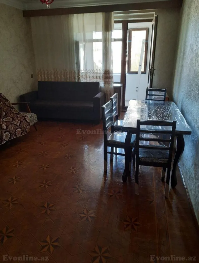 Satılır 3 otaqlı Mənzil Köhnə tikili 80 m² Gənclik m.