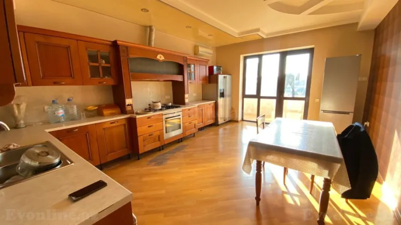 Satılır 5 otaqlı Mənzil Yeni tikili 272 m² Yasamal r. - şəkil 12