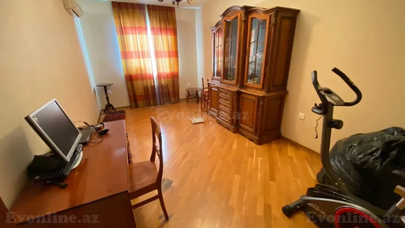 Satılır 5 otaqlı Mənzil Yeni tikili 272 m² Yasamal r. - şəkil 16