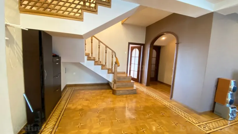 Satılır 5 otaqlı Mənzil Yeni tikili 272 m² Yasamal r. - şəkil 17