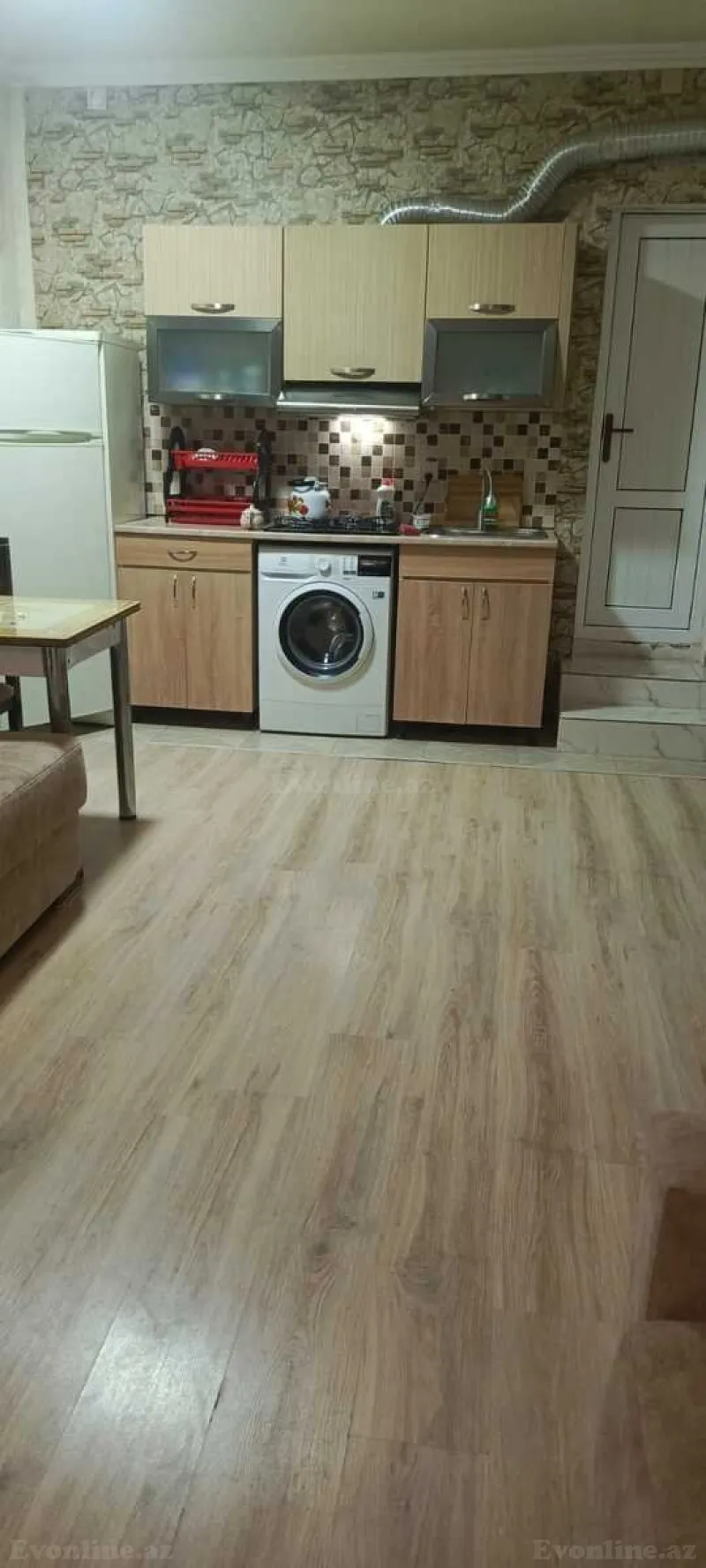 1 otaqlı Mənzil 30 m² Elmlər Akademiyası m. Kirayə verilir