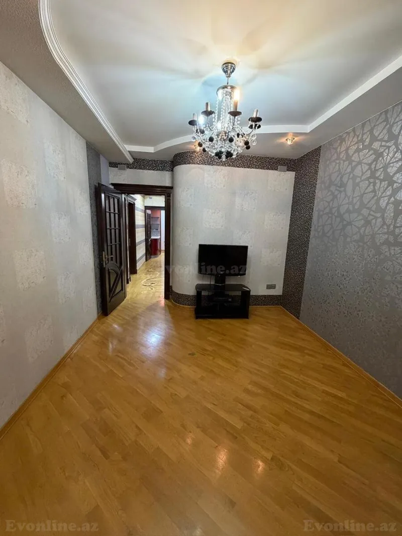 4 otaqlı Mənzil 100 m² 9-cu mikrorayon Kirayə verilir