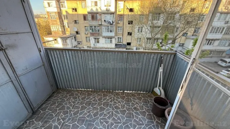 Satılır 1 otaqlı Mənzil Köhnə tikili 32 m² İnşaatçılar m. - şəkil 4