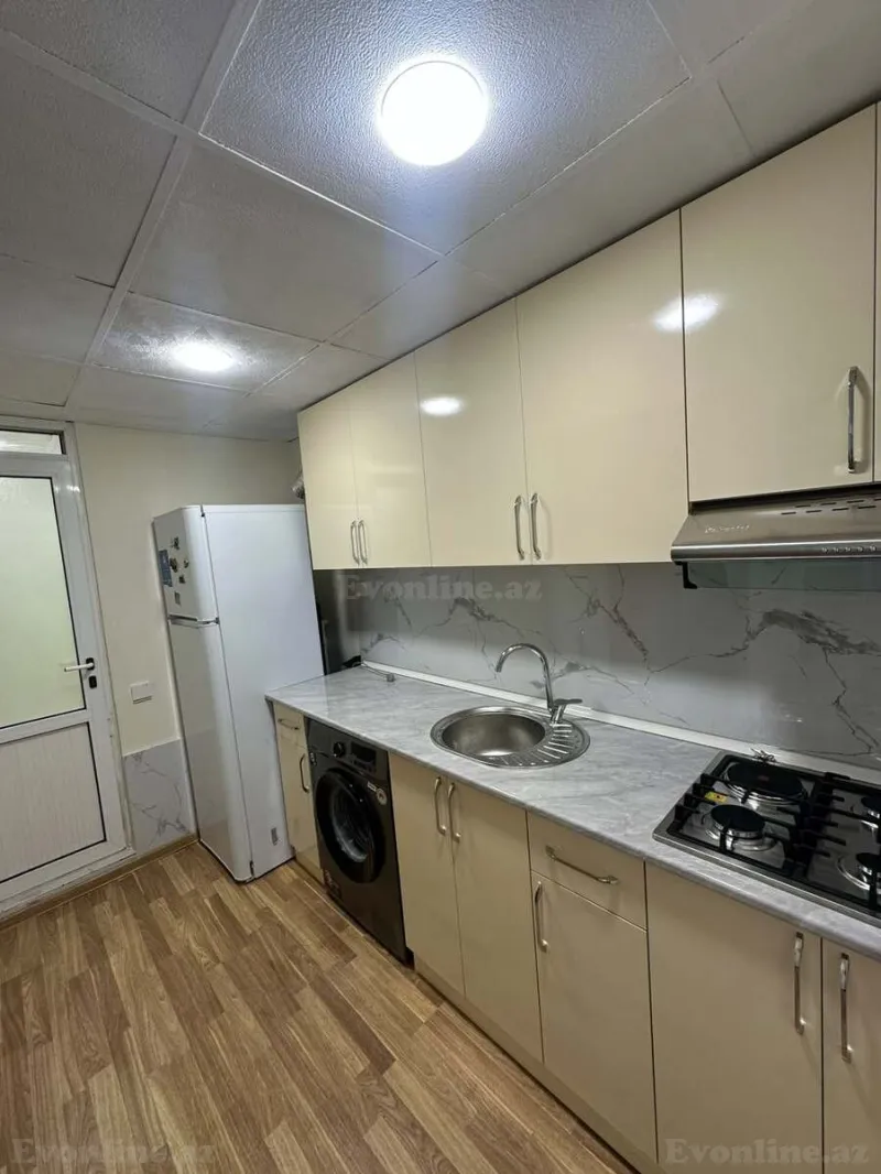 Kirayə verilir 2 otaqlı Mənzil Köhnə tikili 70 m² 28 May m.