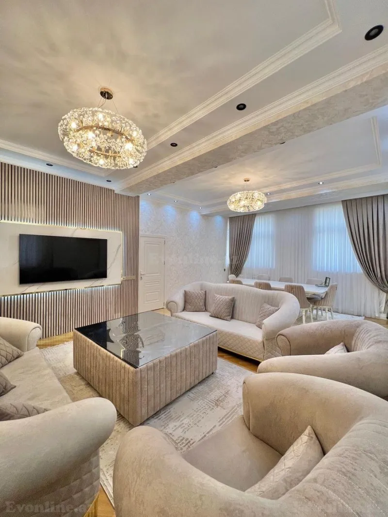 Satılır 4 otaqlı Mənzil Yeni tikili 150 m² 8 Noyabr m.