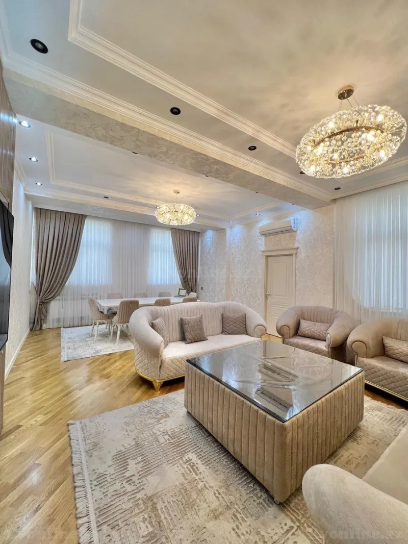 Satılır 4 otaqlı Mənzil Yeni tikili 150 m² 8 Noyabr m. - şəkil 2