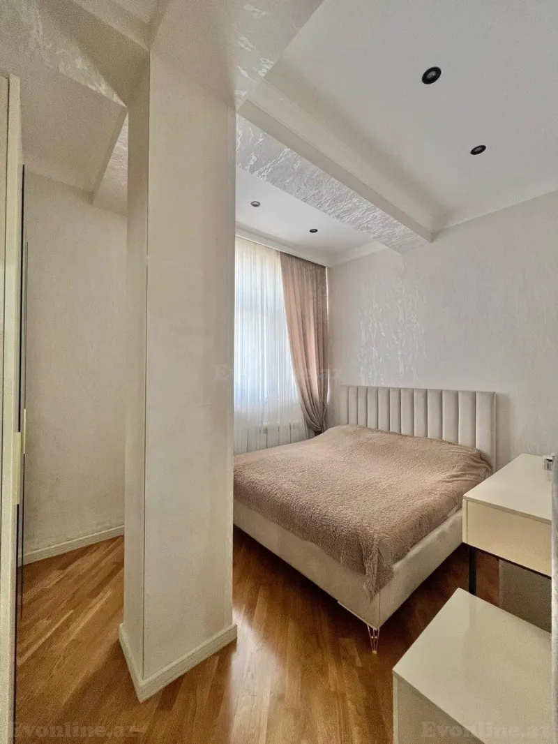 Satılır 4 otaqlı Mənzil Yeni tikili 150 m² 8 Noyabr m. - şəkil 7