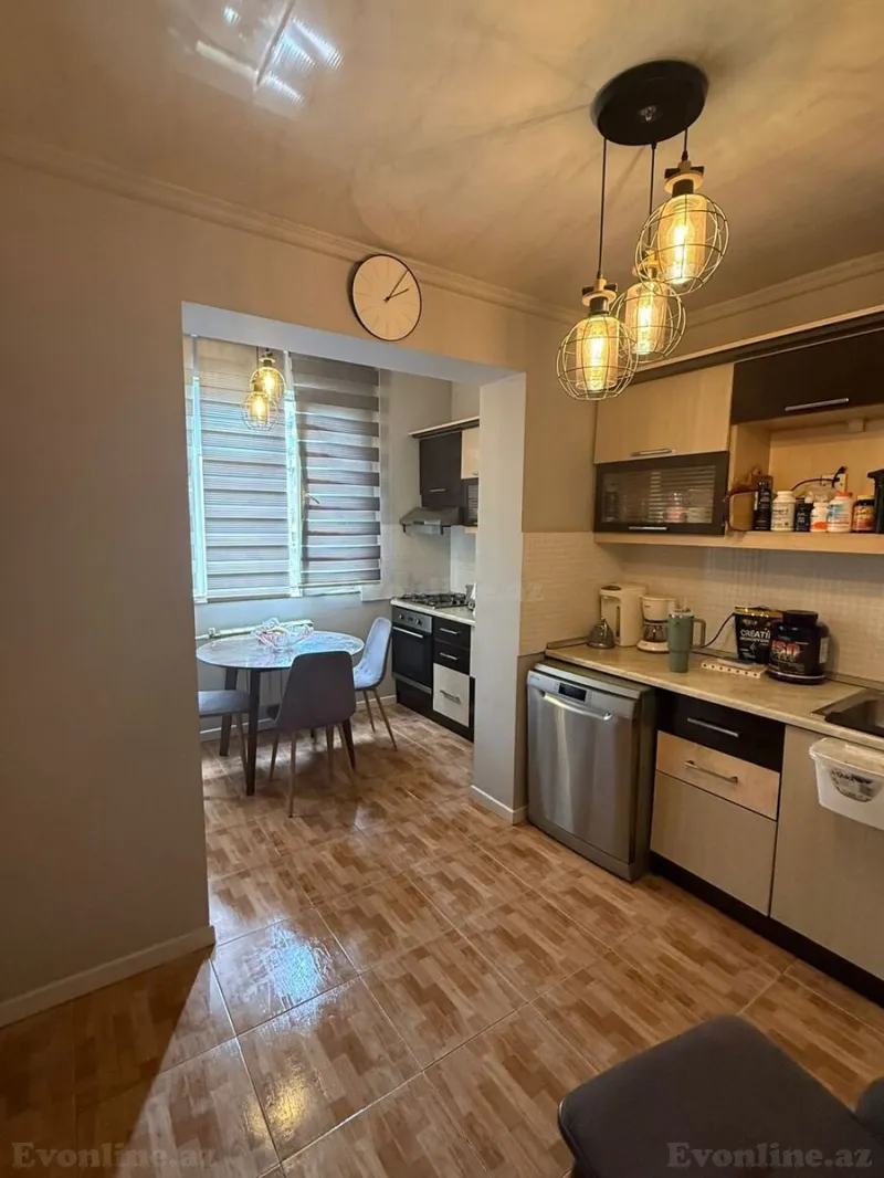 Satılır 3 otaqlı Mənzil Köhnə tikili 85 m² İnşaatçılar m. - şəkil 4