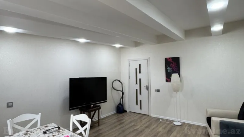 Kirayə verilir 2 otaqlı Mənzil Yeni tikili 50 m² İnşaatçılar m. - şəkil 4