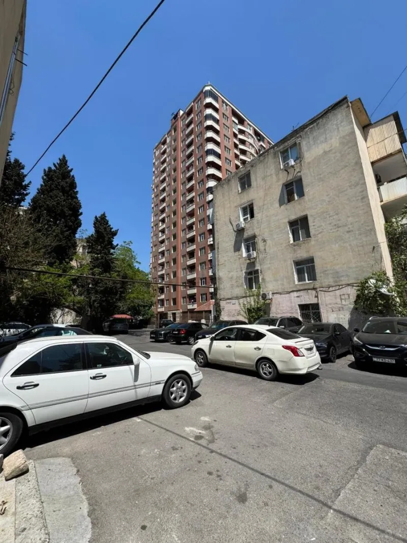 Satılır 2 otaqlı Mənzil Köhnə tikili 55 m² Yasamal - şəkil 3