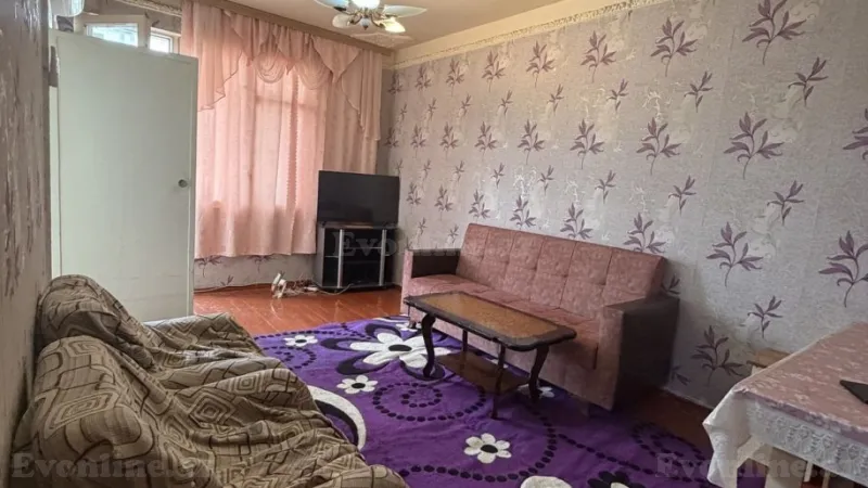 Kirayə verilir 2 otaqlı Mənzil Köhnə tikili 50 m² 3-cü mikrorayon