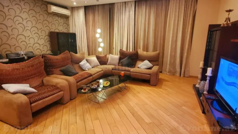 Satılır 4 otaqlı Mənzil Yeni tikili 200 m² 28 May m.