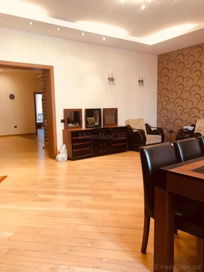 Satılır 4 otaqlı Mənzil Yeni tikili 200 m² 28 May m. - şəkil 2