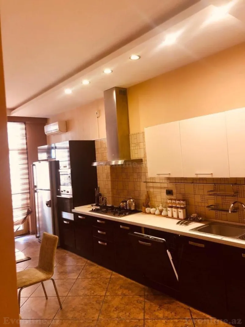 Satılır 4 otaqlı Mənzil Yeni tikili 200 m² 28 May m. - şəkil 15