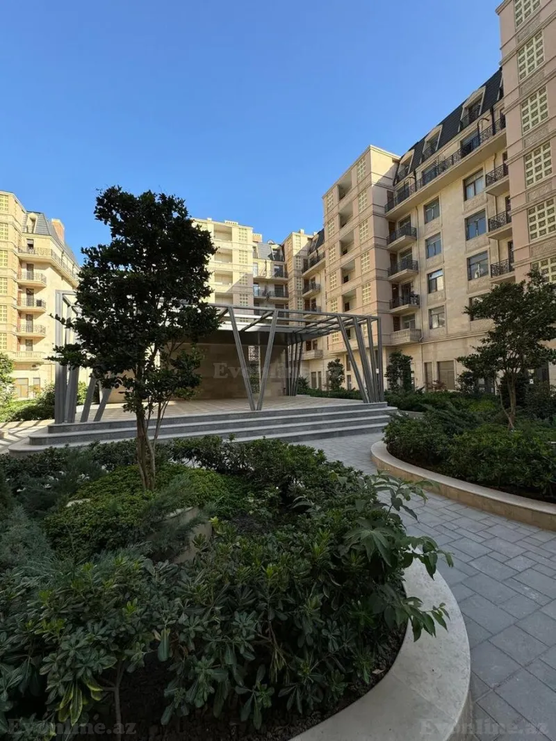Satılır 4 otaqlı Mənzil Yeni tikili 176 m² Xətai r.