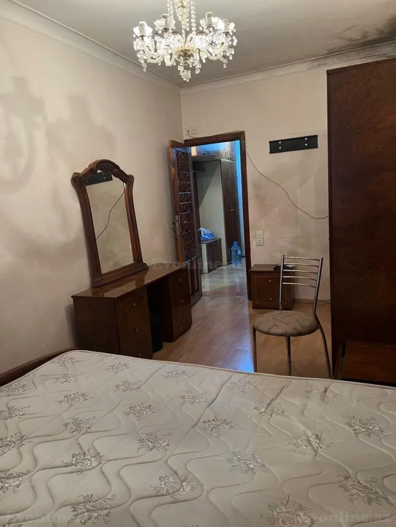 Satılır 2 otaqlı Mənzil Köhnə tikili 65 m² Nərimanov r. - şəkil 6