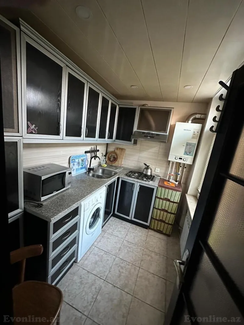 Kirayə verilir 2 otaqlı Mənzil Köhnə tikili 40 m² Neftçilər m. - şəkil 5