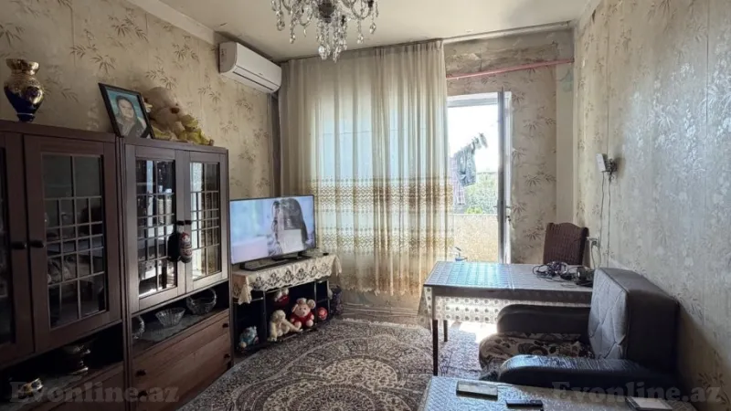 Satılır 2 otaqlı Mənzil Köhnə tikili 65 m² 8-ci mikrorayon