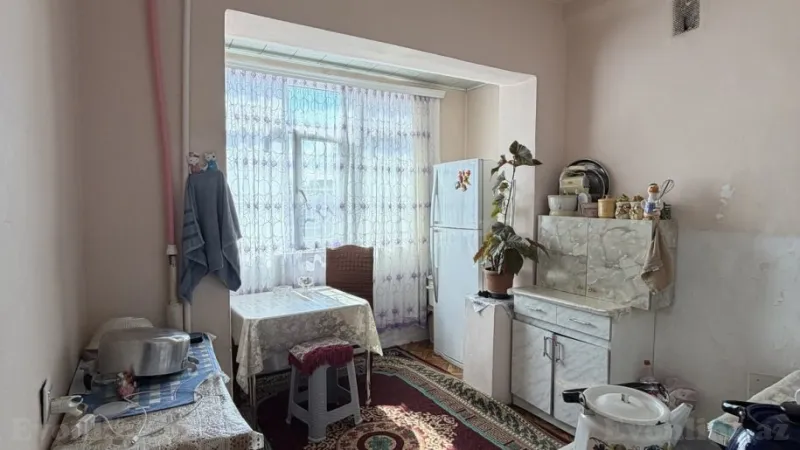 Satılır 2 otaqlı Mənzil Köhnə tikili 65 m² 8-ci mikrorayon - şəkil 2