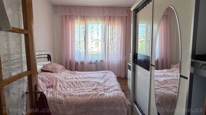 Satılır 2 otaqlı Mənzil Köhnə tikili 65 m² 8-ci mikrorayon - şəkil 3