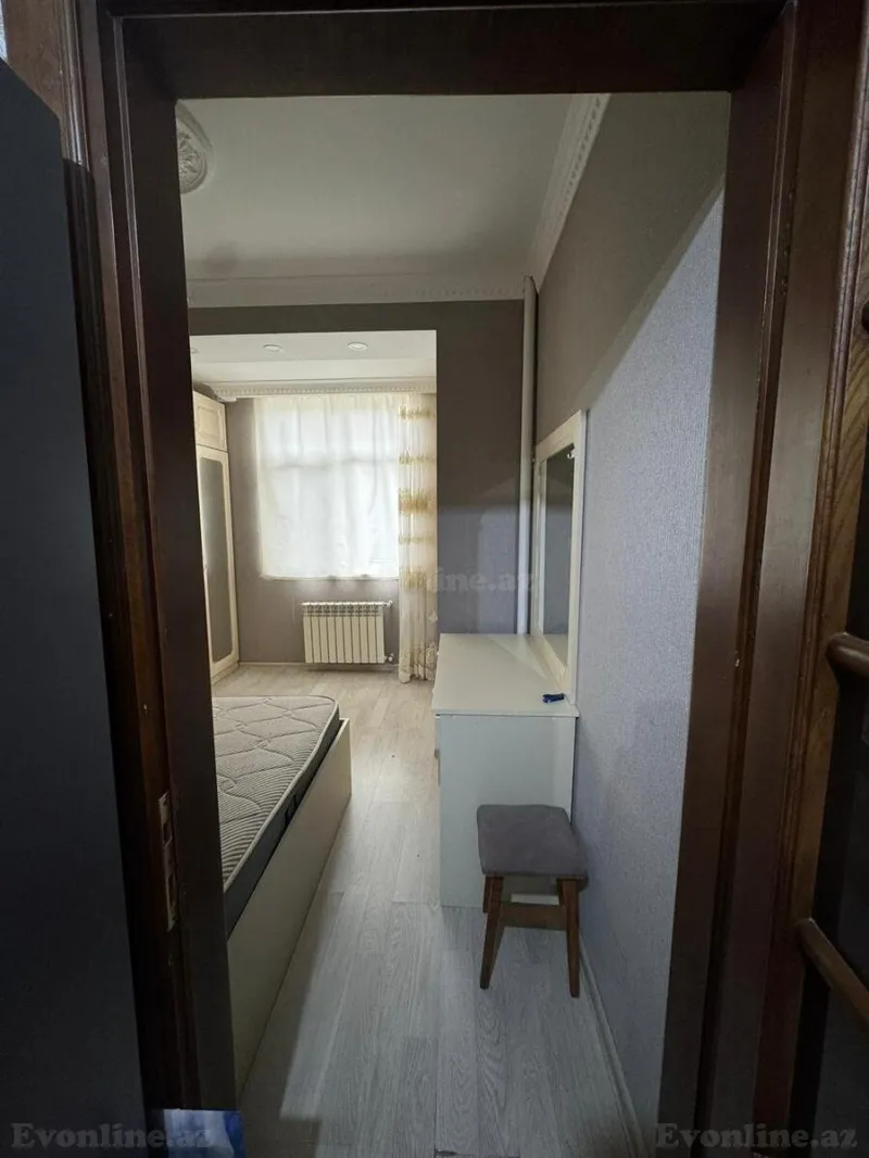 Satılır 2 otaqlı Mənzil Köhnə tikili 45 m² 4-cü mikrorayon - şəkil 4