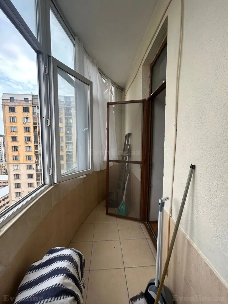 Satılır 4 otaqlı Mənzil Yeni tikili 175 m² Nəsimi r. - şəkil 14