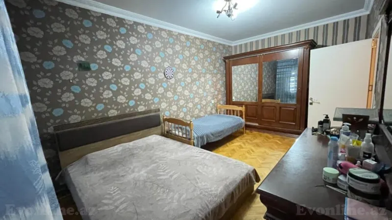 Satılır 5 otaqlı Mənzil Köhnə tikili 120 m² 8-ci mikrorayon - şəkil 2
