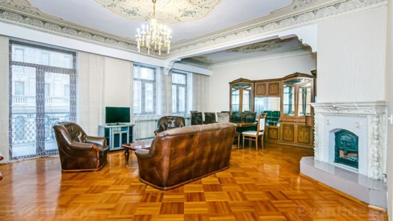Kirayə verilir 3 otaqlı Mənzil Köhnə tikili 120 m² Sahil m. - şəkil 2