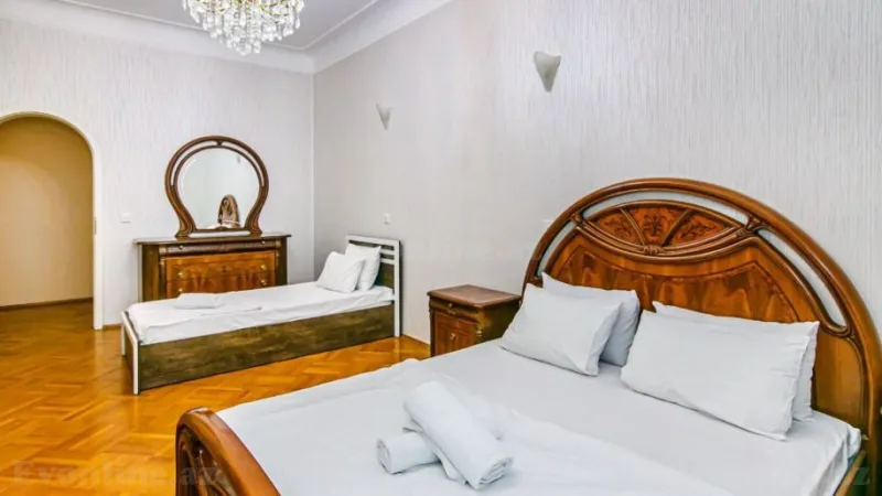 Kirayə verilir 3 otaqlı Mənzil Köhnə tikili 120 m² Sahil m. - şəkil 4