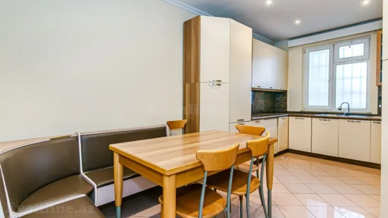 Kirayə verilir 3 otaqlı Mənzil Köhnə tikili 120 m² Sahil m. - şəkil 8