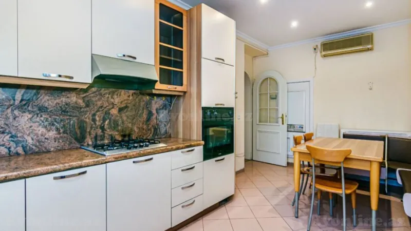 Kirayə verilir 3 otaqlı Mənzil Köhnə tikili 120 m² Sahil m. - şəkil 9