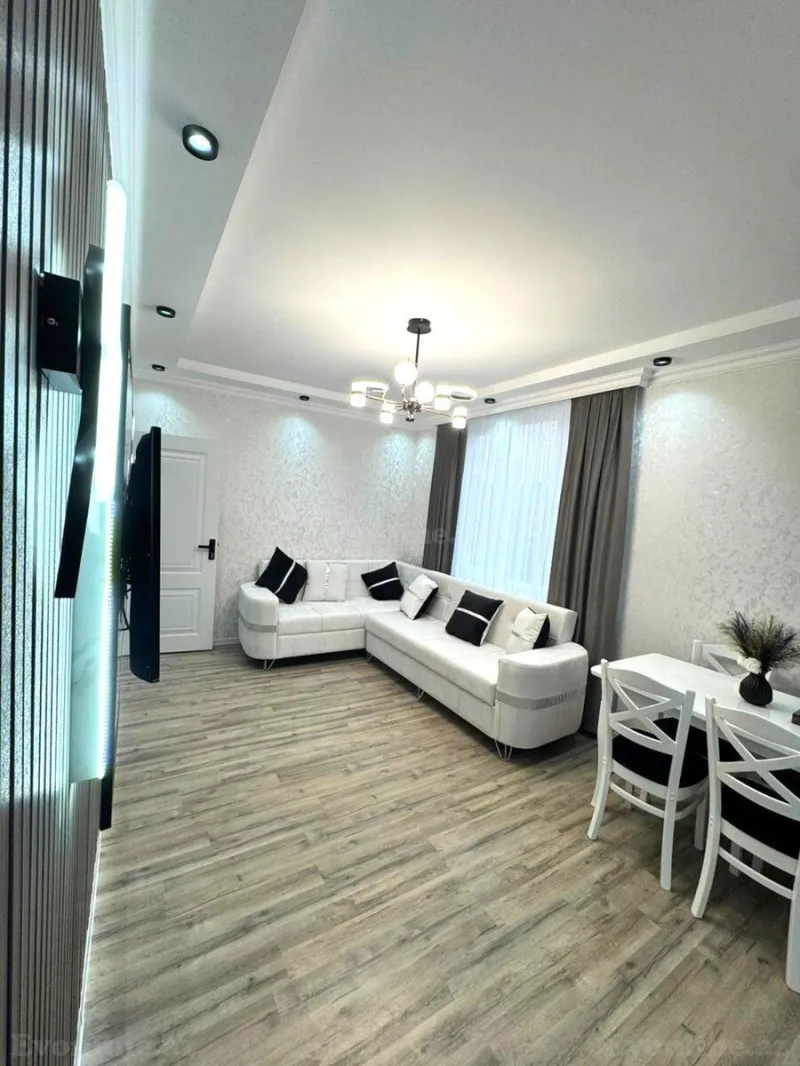 Satılır 2 otaqlı Mənzil Köhnə tikili 46 m² Neftçilər m. - şəkil 2