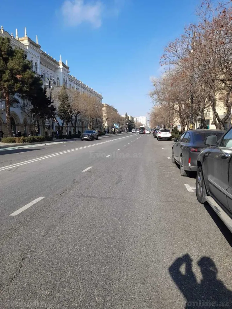 Satılır 2 otaqlı Mənzil Köhnə tikili 55 m² Elmlər Akademiyası m.