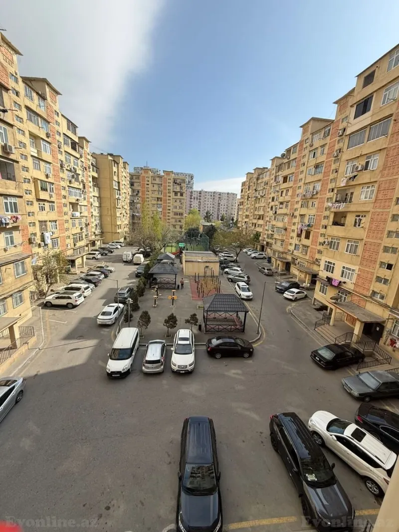 Satılır 3 otaqlı Mənzil Köhnə tikili 90 m² Yeni Yasamal