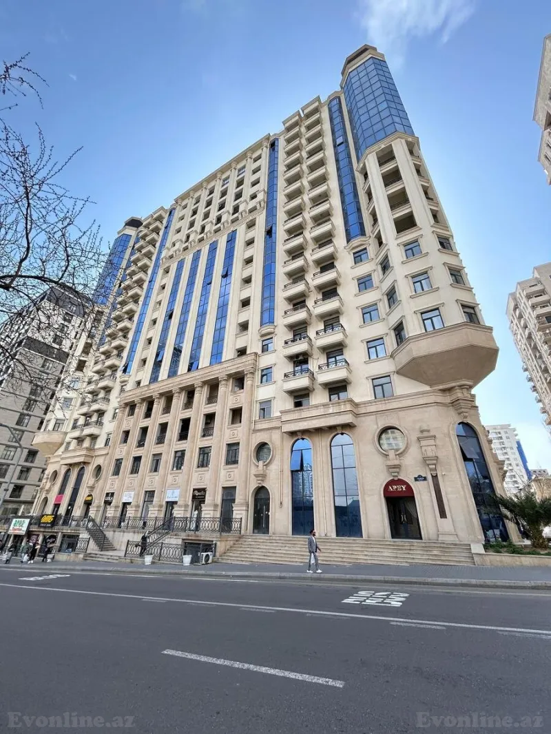 Satılır 4 otaqlı Mənzil Yeni tikili 240 m² 28 May m.