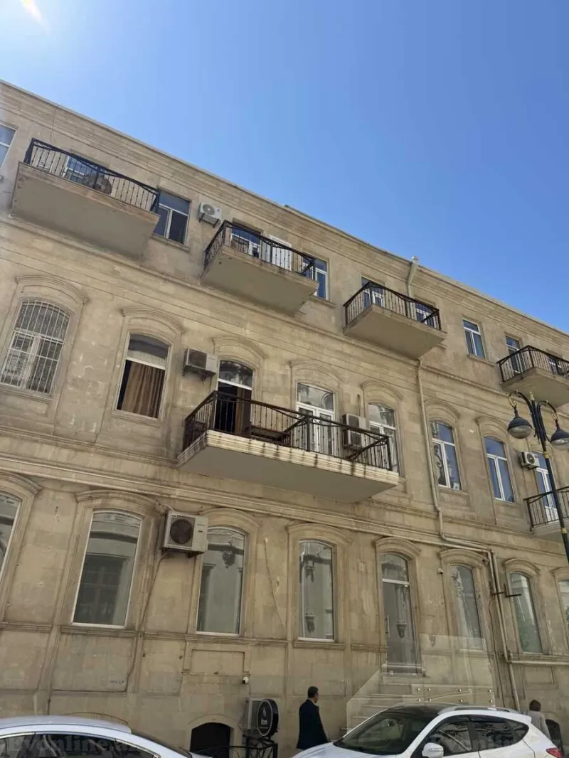 Satılır 2 otaqlı Mənzil Köhnə tikili 60 m² İçərişəhər m. - şəkil 3