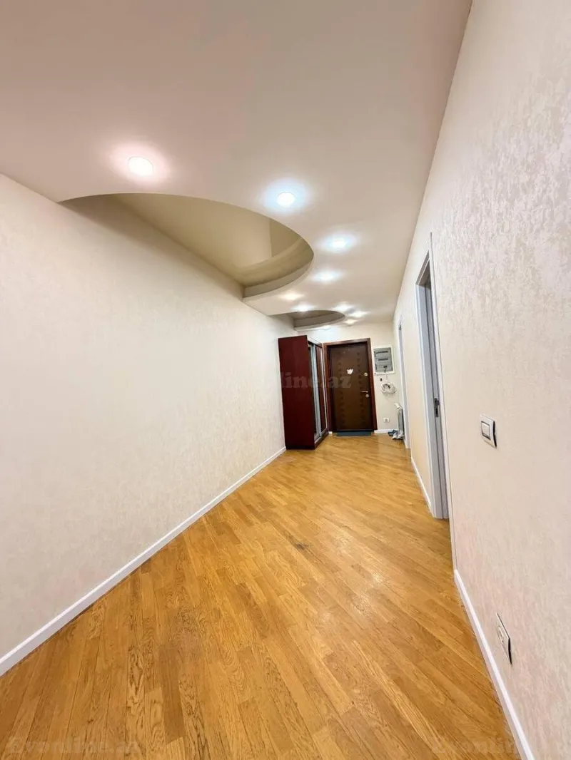 Kirayə verilir 3 otaqlı Mənzil Yeni tikili 130 m² Xətai m. - şəkil 10