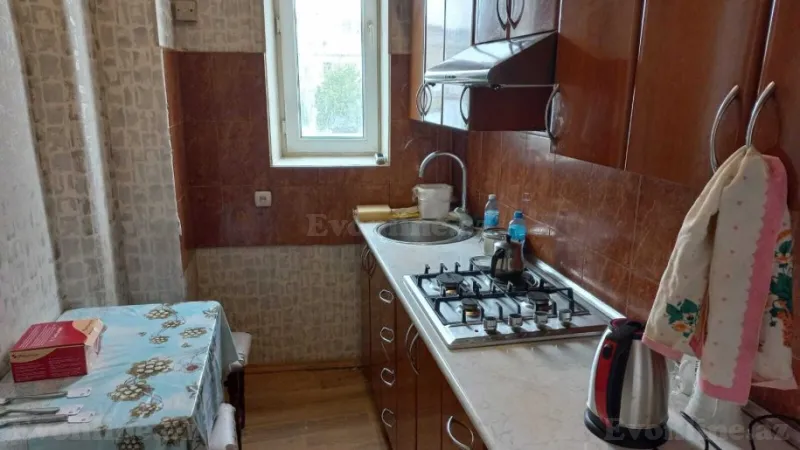 Kirayə verilir 3 otaqlı Mənzil Köhnə tikili 80 m² 28 May m. - şəkil 13