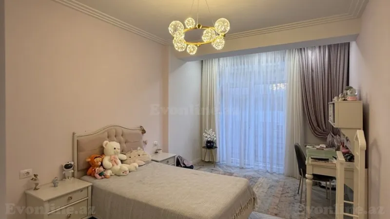 Satılır 4 otaqlı Mənzil Yeni tikili 180 m² Nəsimi r. - şəkil 14