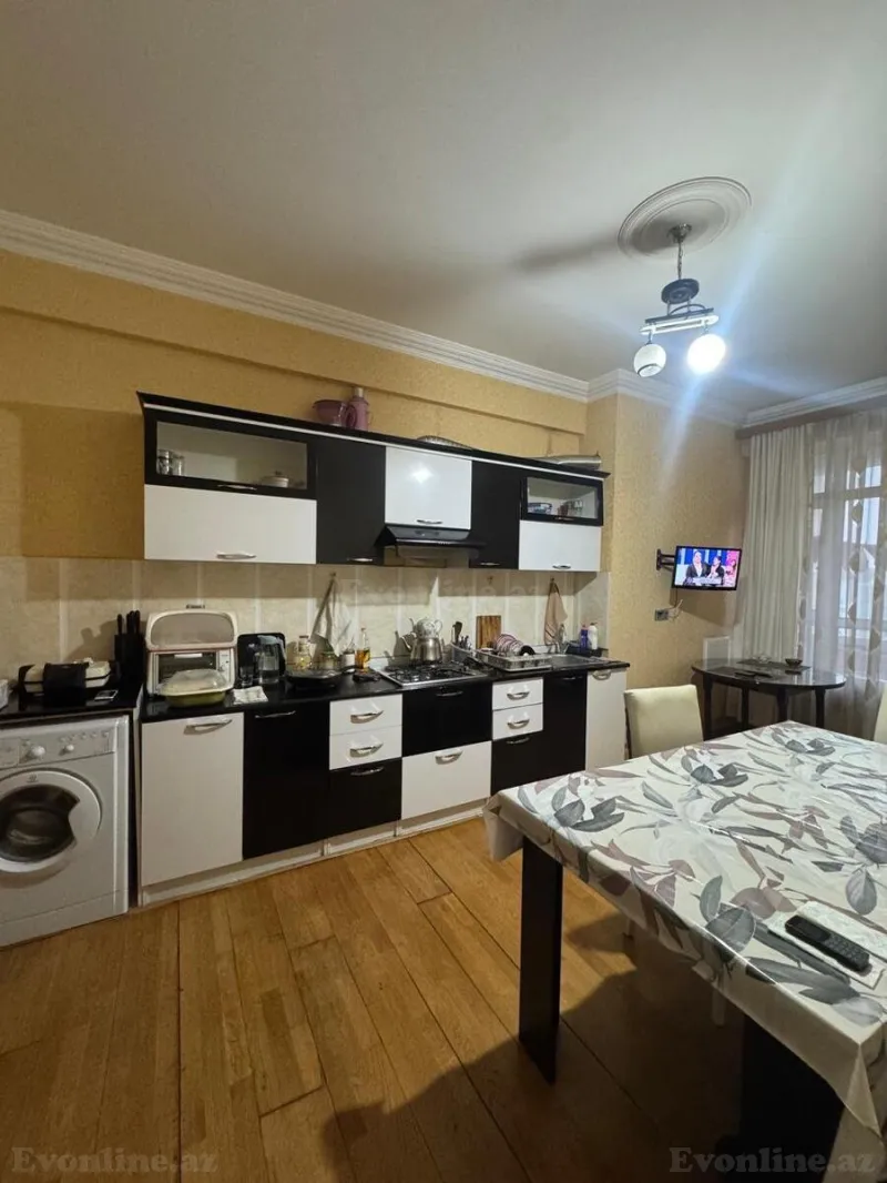 Kirayə verilir 3 otaqlı Mənzil Yeni tikili 130 m² Xətai m. - şəkil 6