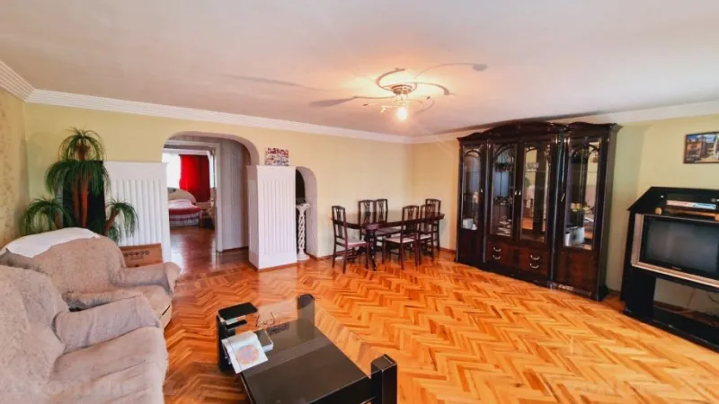 Kirayə verilir 2 otaqlı Mənzil Köhnə tikili 70 m² Gənclik m.