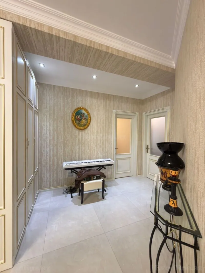 Satılır 4 otaqlı Mənzil Yeni tikili 205 m² Gənclik m. - şəkil 19