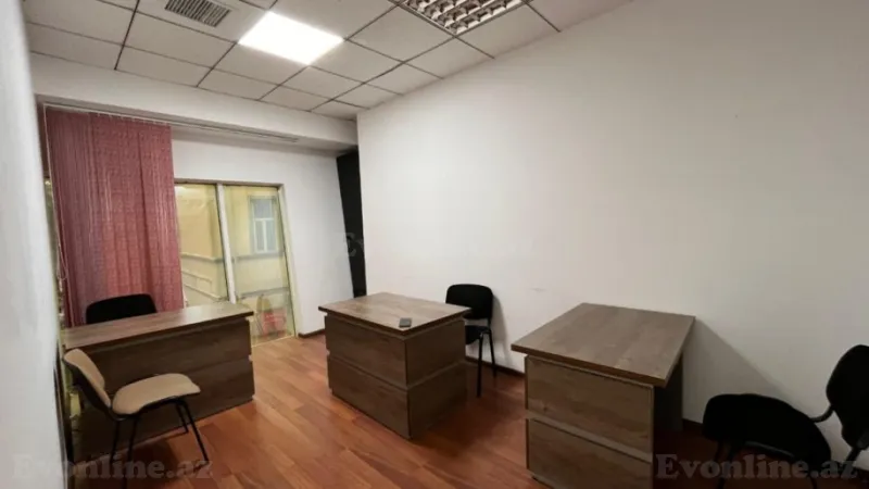 1 otaqlı Ofis 16 m² 28 May m. Kirayə verilir
