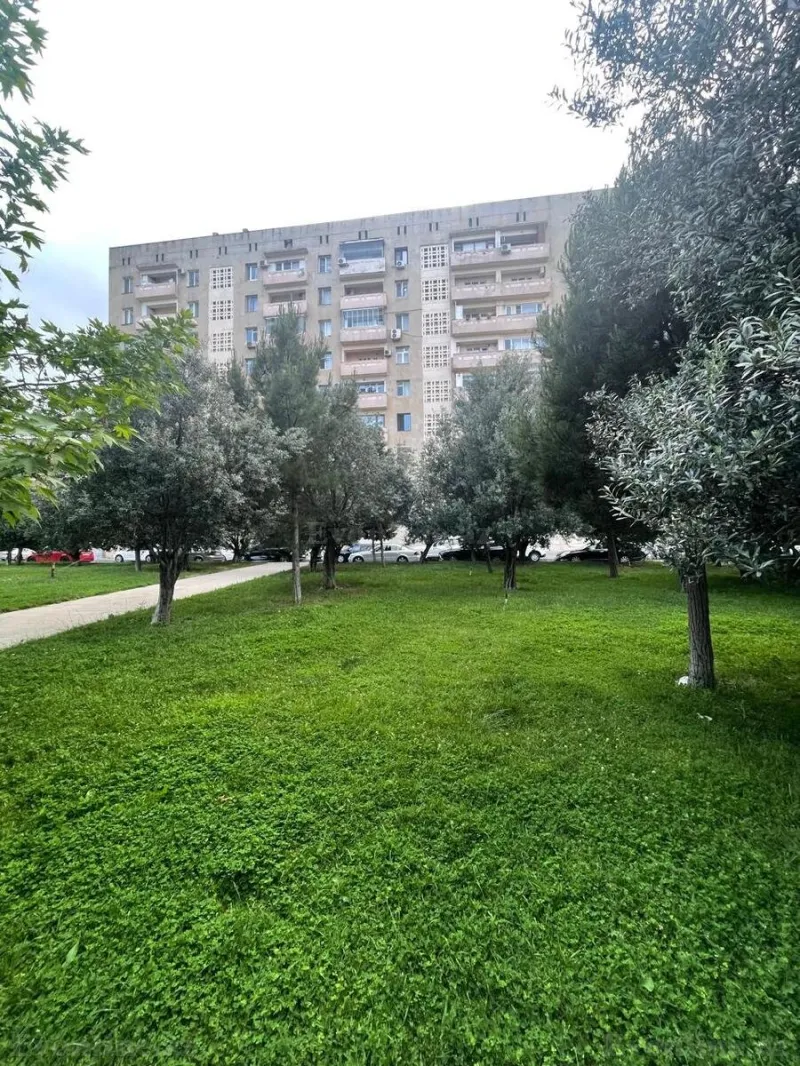 4 otaqlı Mənzil 105 m² Elmlər Akademiyası m. Satılır