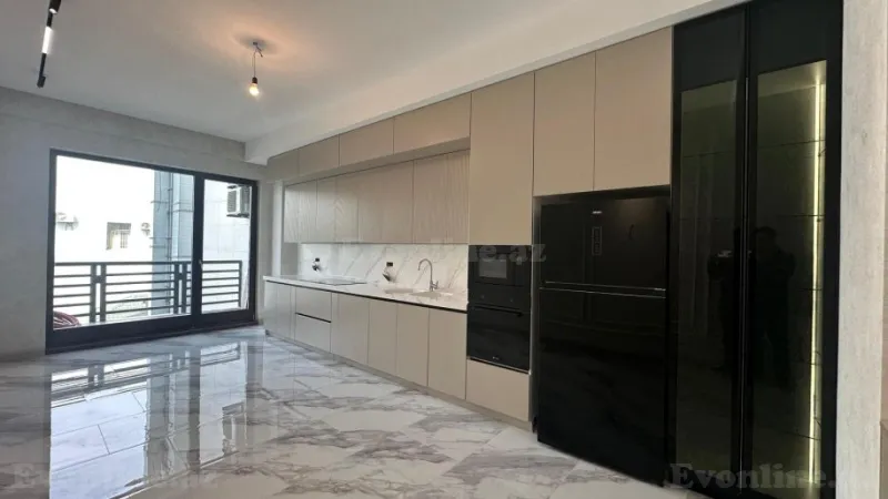 Kirayə verilir 4 otaqlı Mənzil Yeni tikili 220 m² Sahil m. - şəkil 2